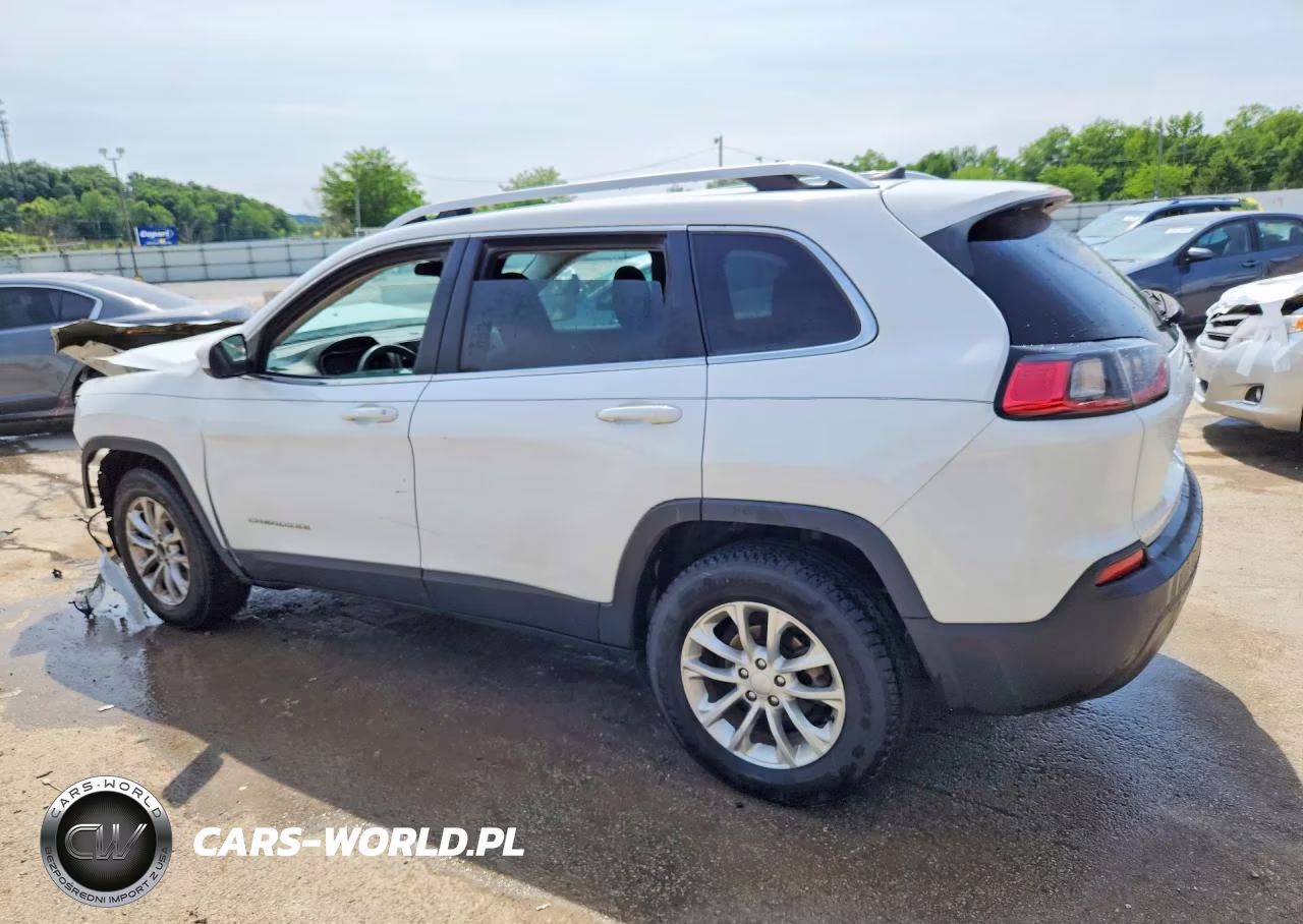2019 Jeep Cherokee Latitude VIN:1C4PJLCB3KD348414 - 2