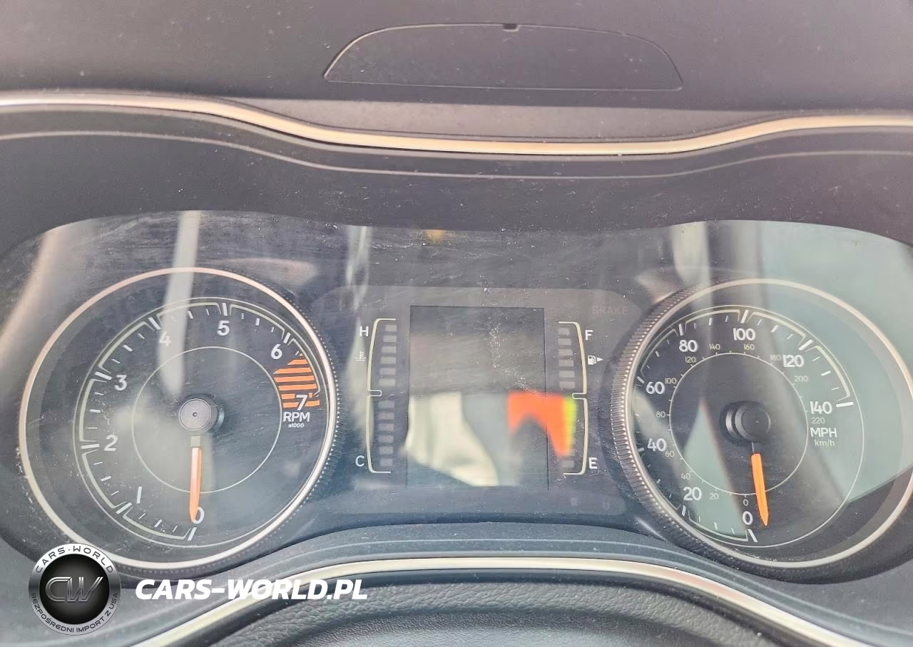 2019 Jeep Cherokee Latitude VIN:1C4PJLCB3KD348414 - 9