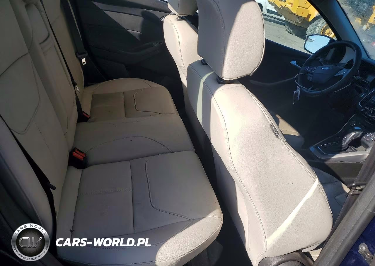 2016 Ford Focus Titanium VIN:1FADP3J28GL287925 - 10
