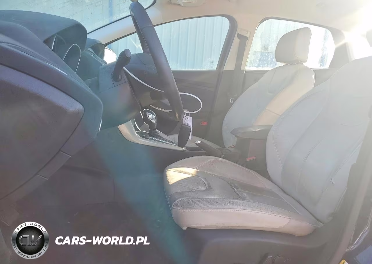 2016 Ford Focus Titanium VIN:1FADP3J28GL287925 - 7