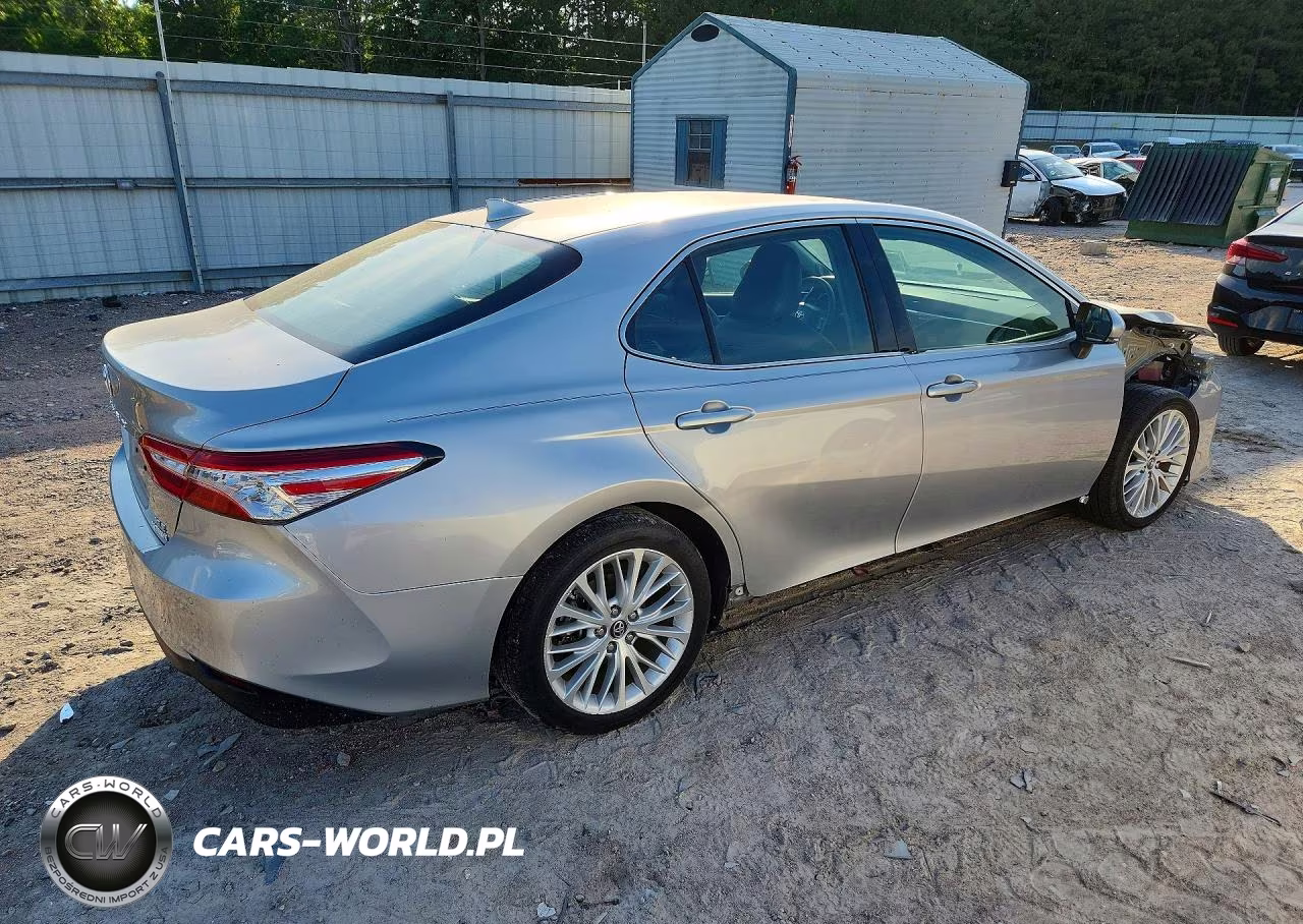 2018 Toyota Camry Hybrid Xle VIN:4T1B21HK4JU001141 - 3