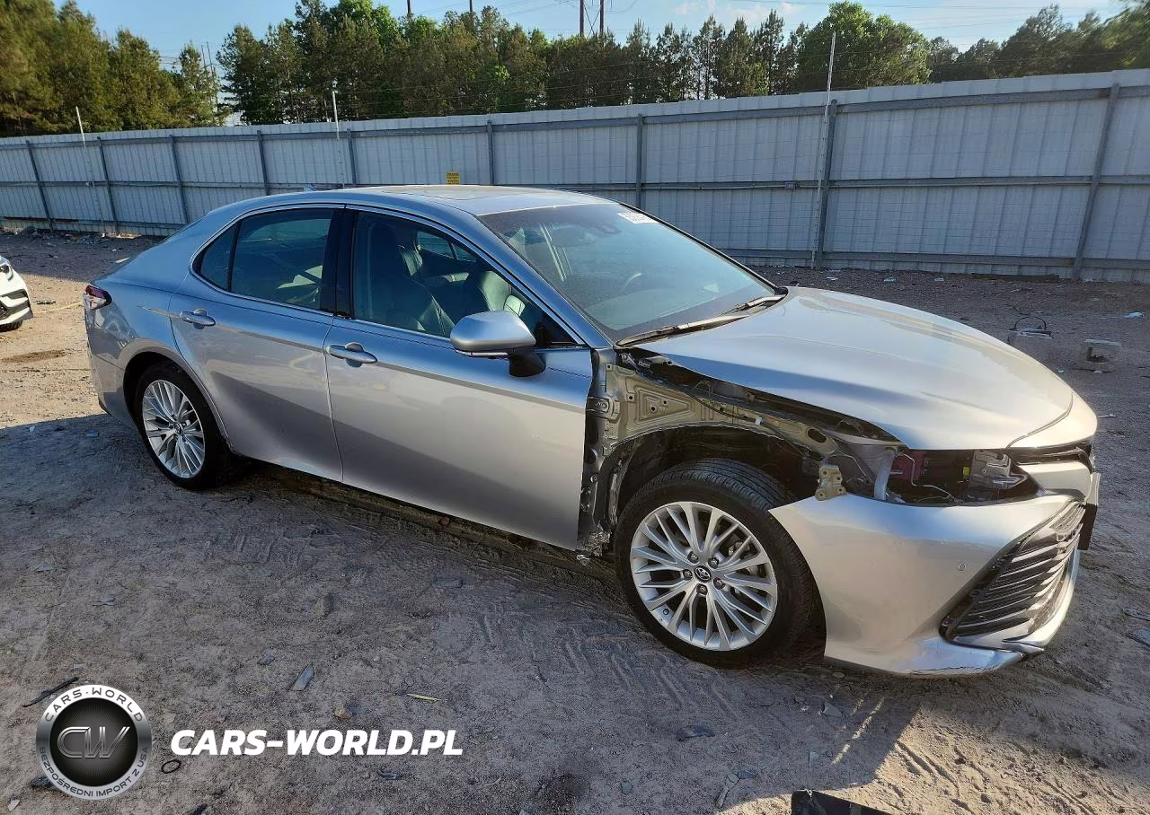 2018 Toyota Camry Hybrid Xle VIN:4T1B21HK4JU001141 - 4
