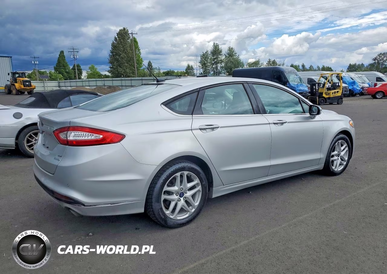 2013 Ford Fusion Se VIN:3FA6P0HR2DR345731 - 3