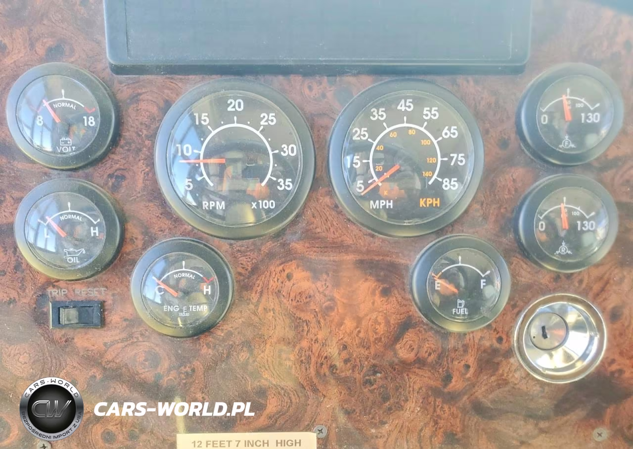 2000 Freightliner Chassis X Line Motor Home VIN:4UZ6XFBA5YCF99159 - 8