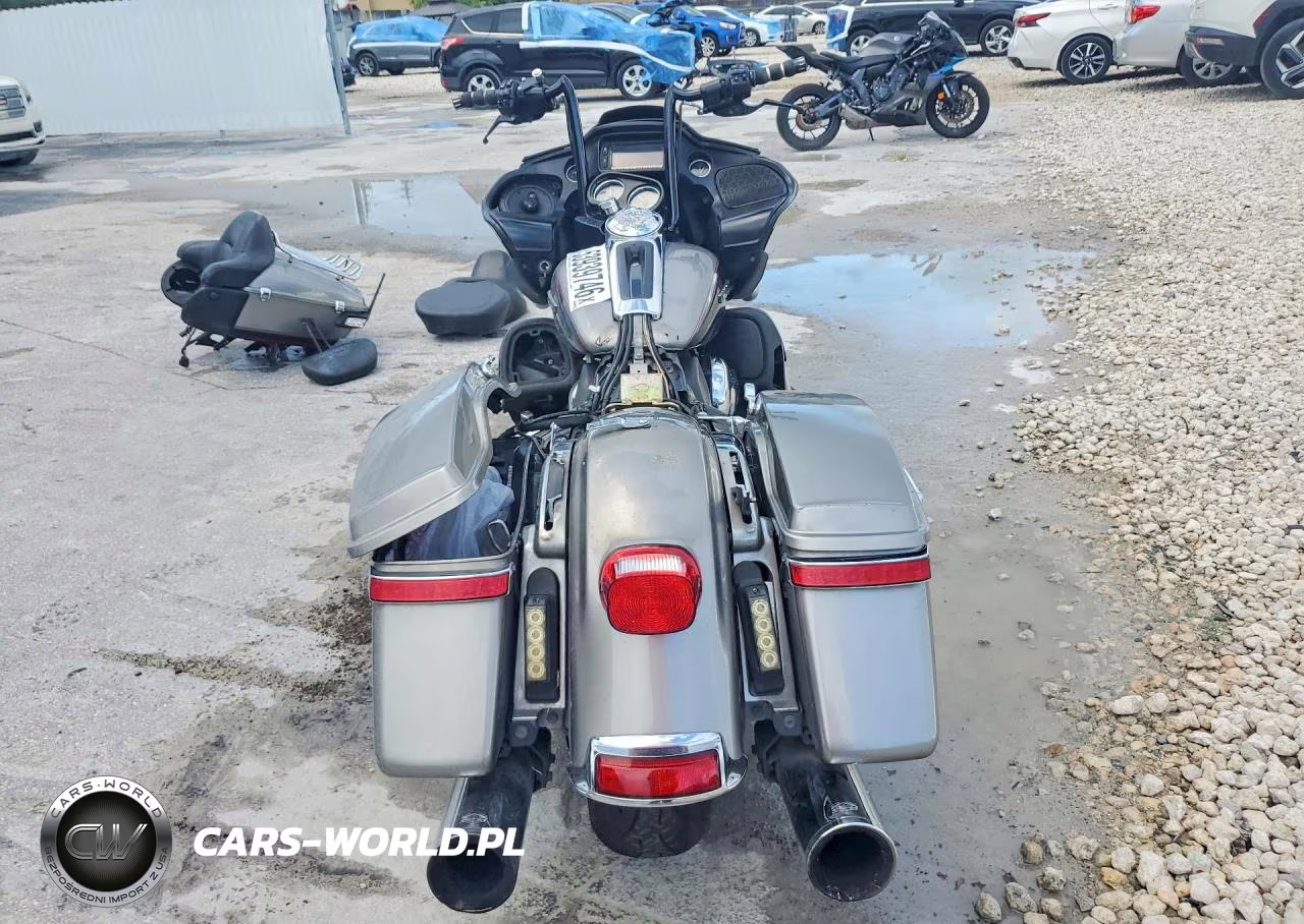 2016 Harley-Davidson Fltru VIN:1HD1KGL14GB612100 - 4