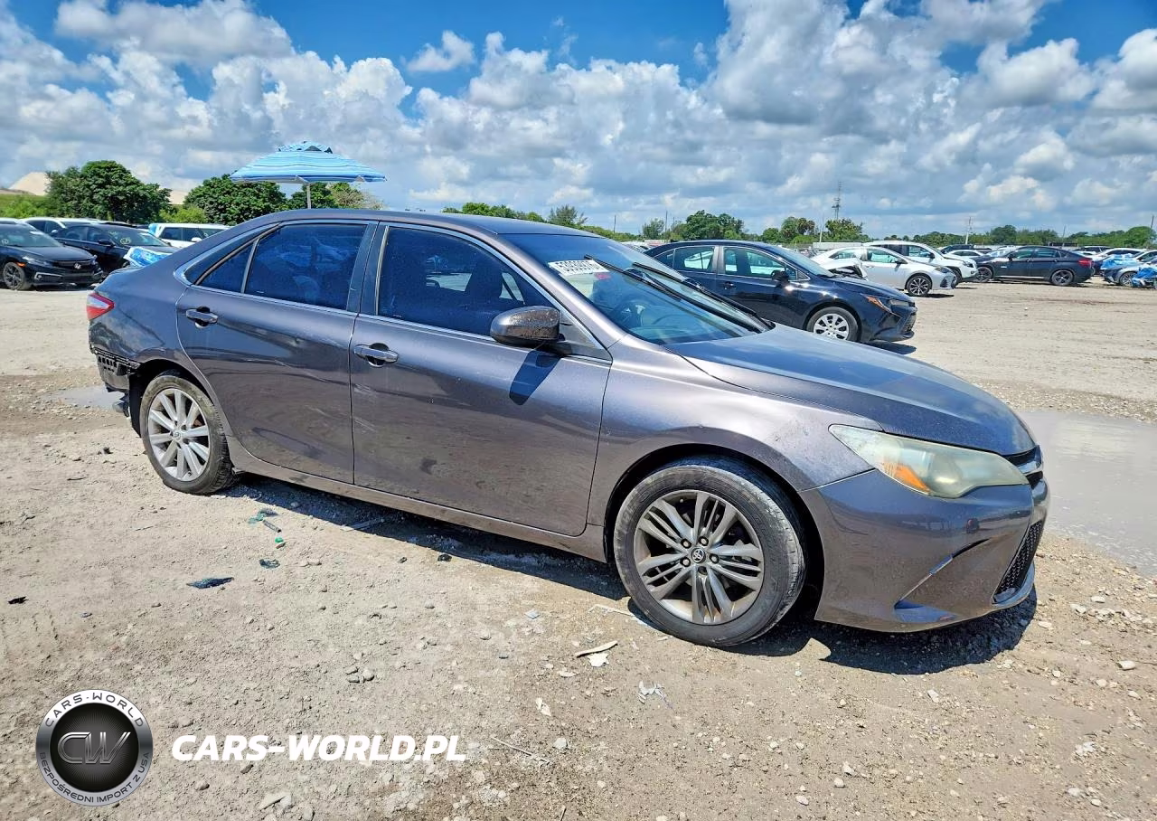 2016 Toyota Camry Se VIN:4T1BF1FK3GU251695 - 4