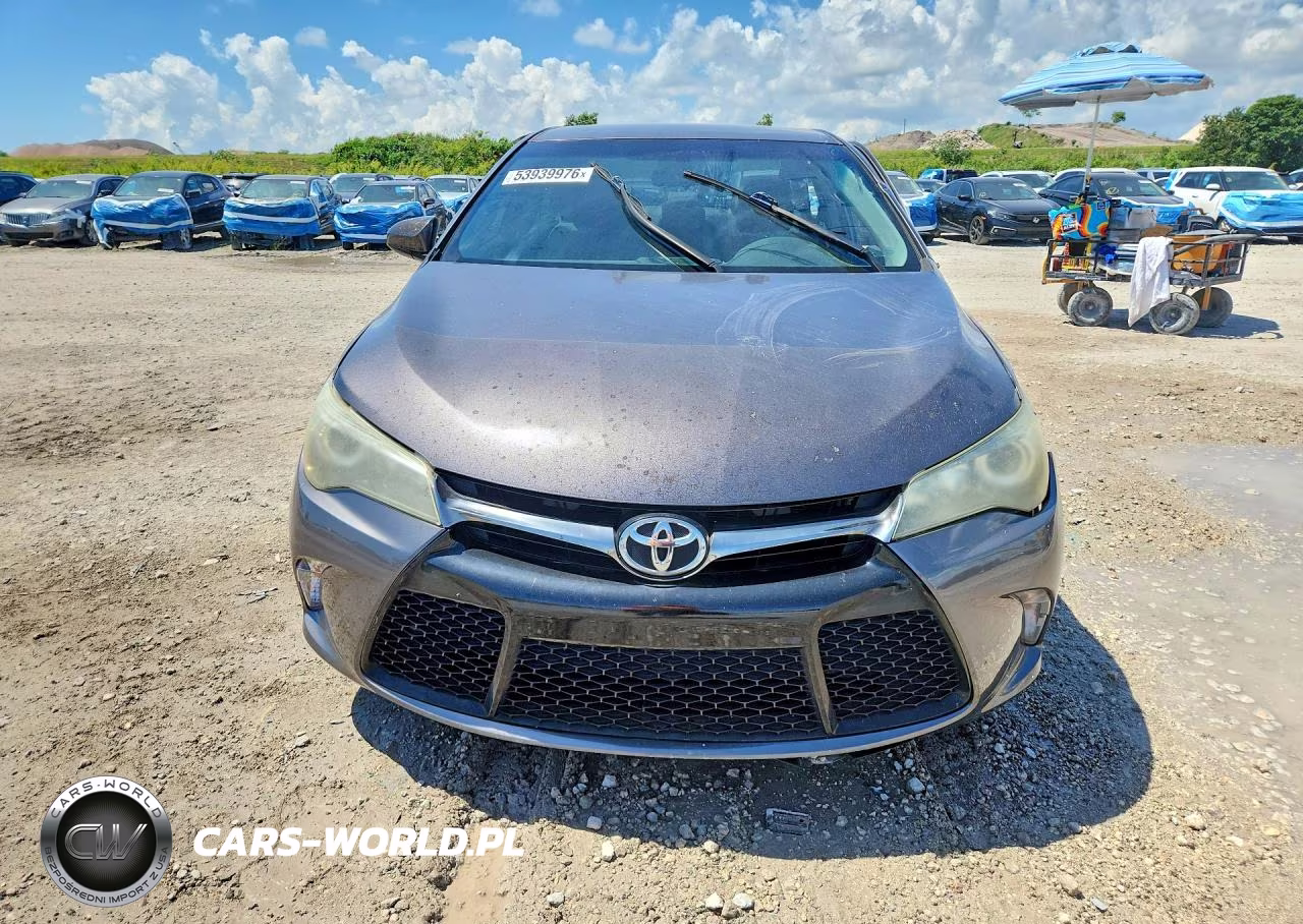 2016 Toyota Camry Se VIN:4T1BF1FK3GU251695 - 5