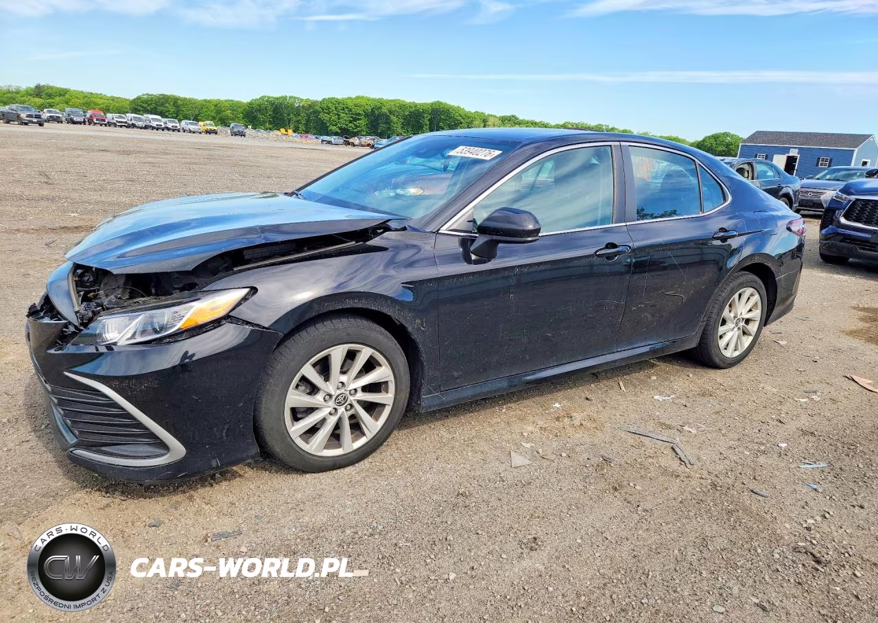 2021 Toyota Camry Le – zdjęcie 1 z 12