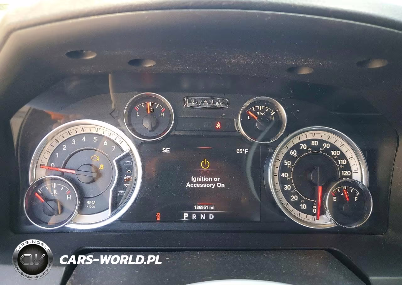 2017 Ram 1500 Laramie VIN:1C6RR7NTXHS719594 - 9
