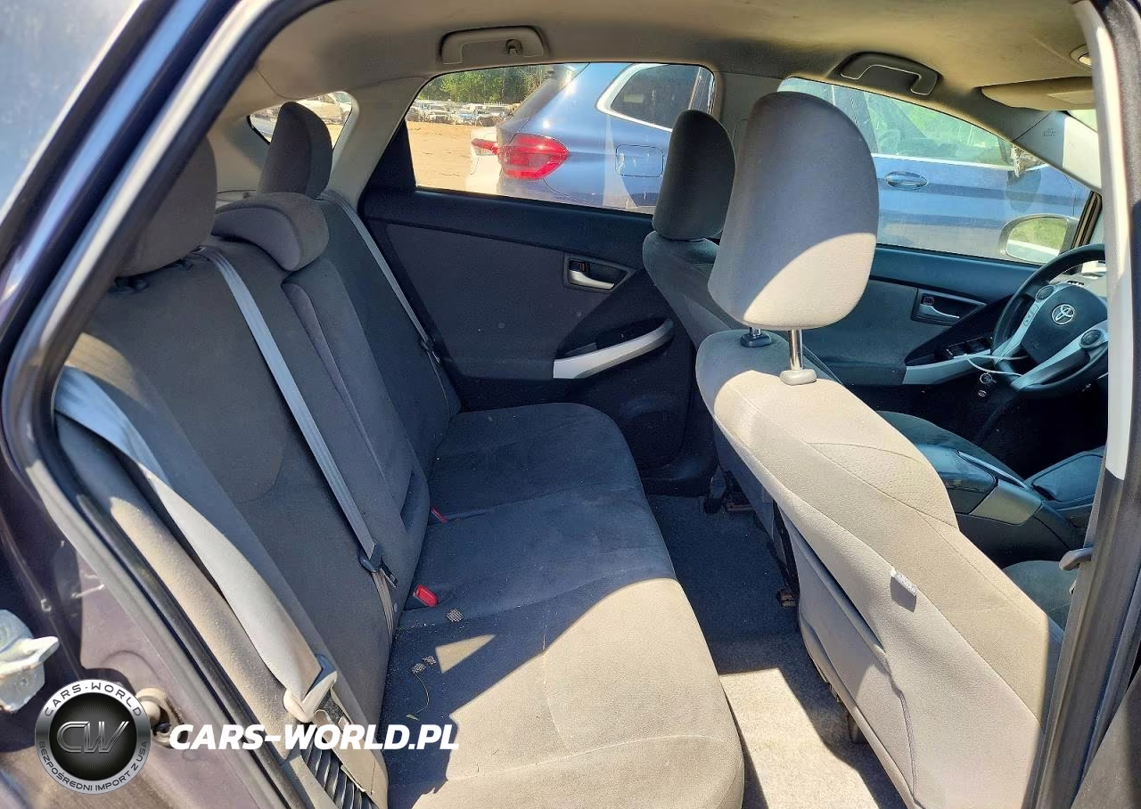 2013 Toyota Prius Plug-In Hybrid Base VIN:JTDKN3DP5D3031610 - 10