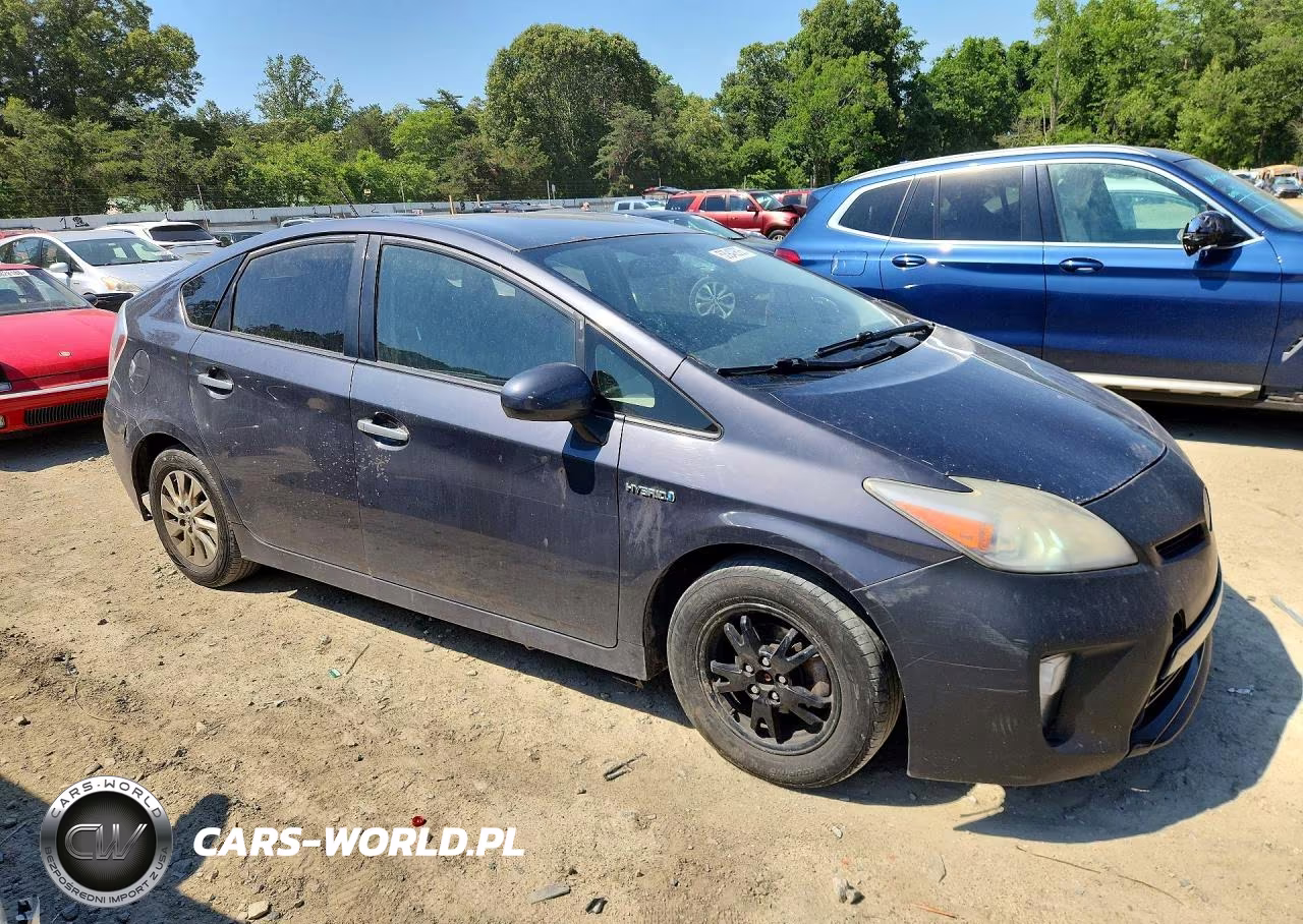 2013 Toyota Prius Plug-In Hybrid Base VIN:JTDKN3DP5D3031610 - 4