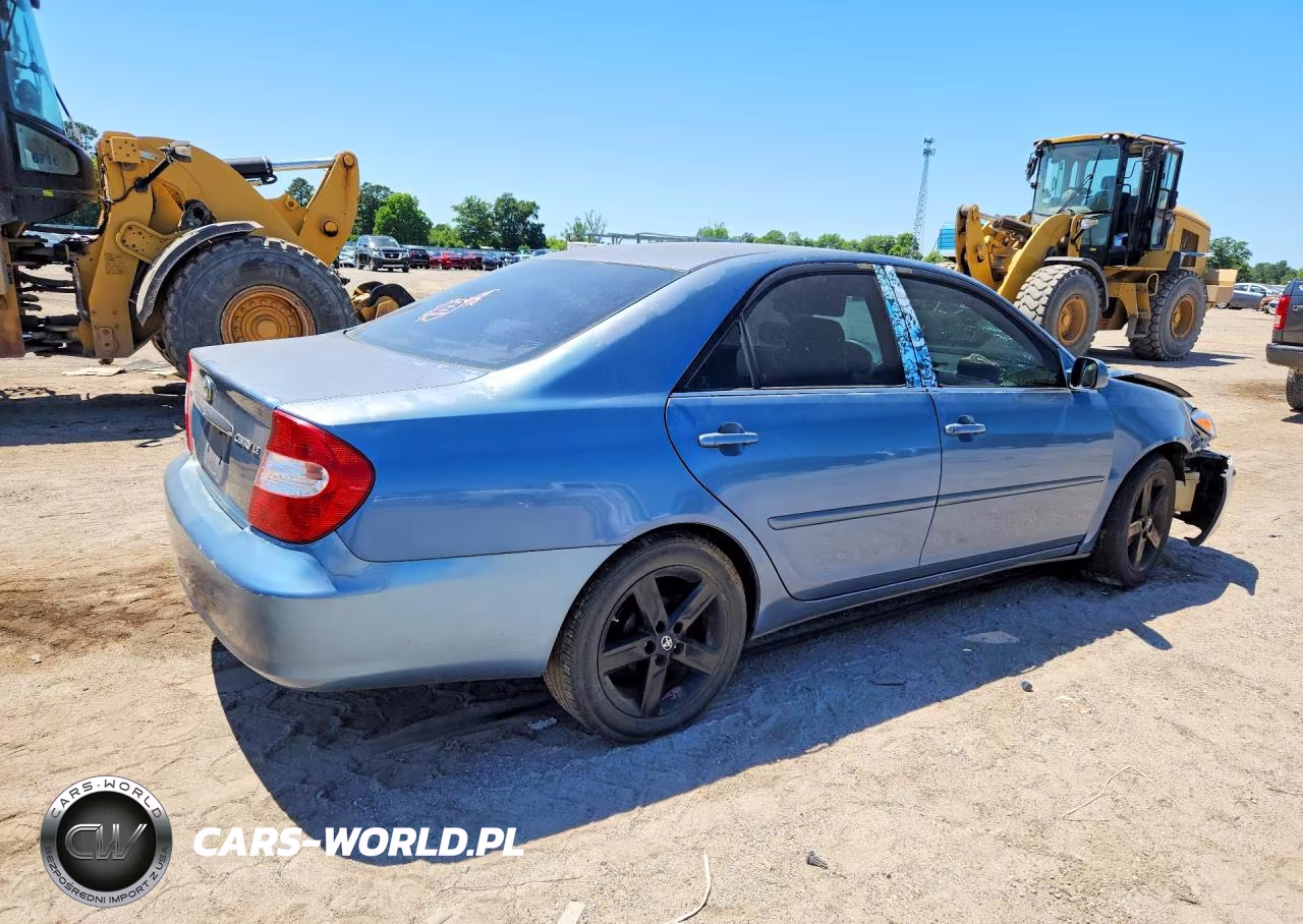 2003 Toyota Camry Le VIN:4T1BE32K83U252212 - 3