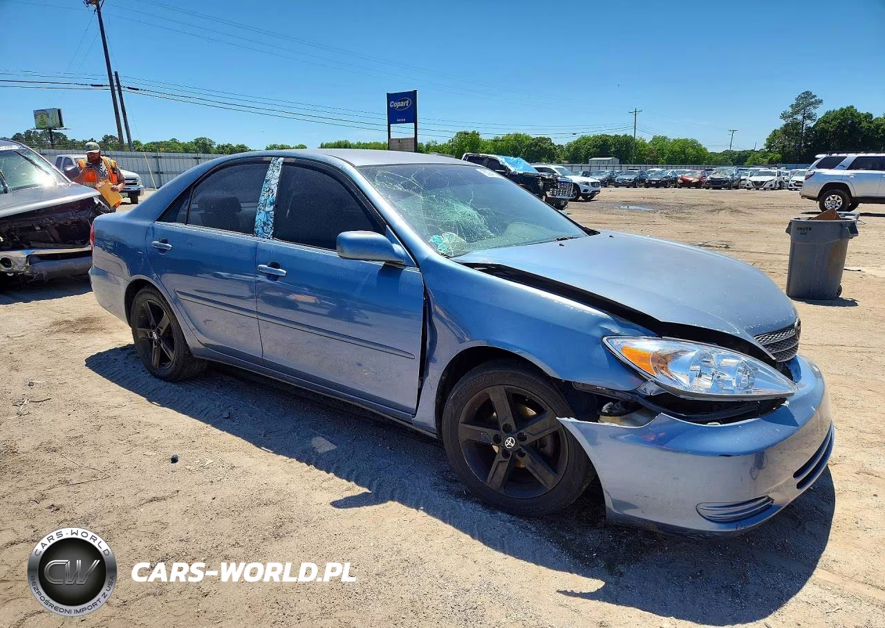 2003 Toyota Camry Le VIN:4T1BE32K83U252212 - 4