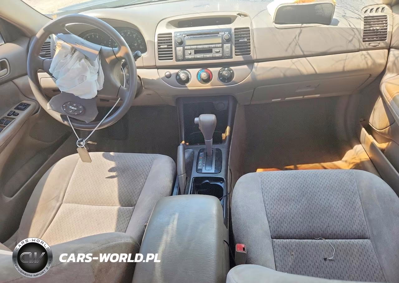 2003 Toyota Camry Le VIN:4T1BE32K83U252212 - 8