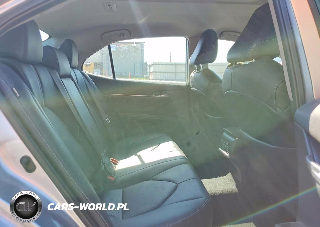 2020 Toyota Camry Xse VIN:4T1K61AK8LU311956 - 10