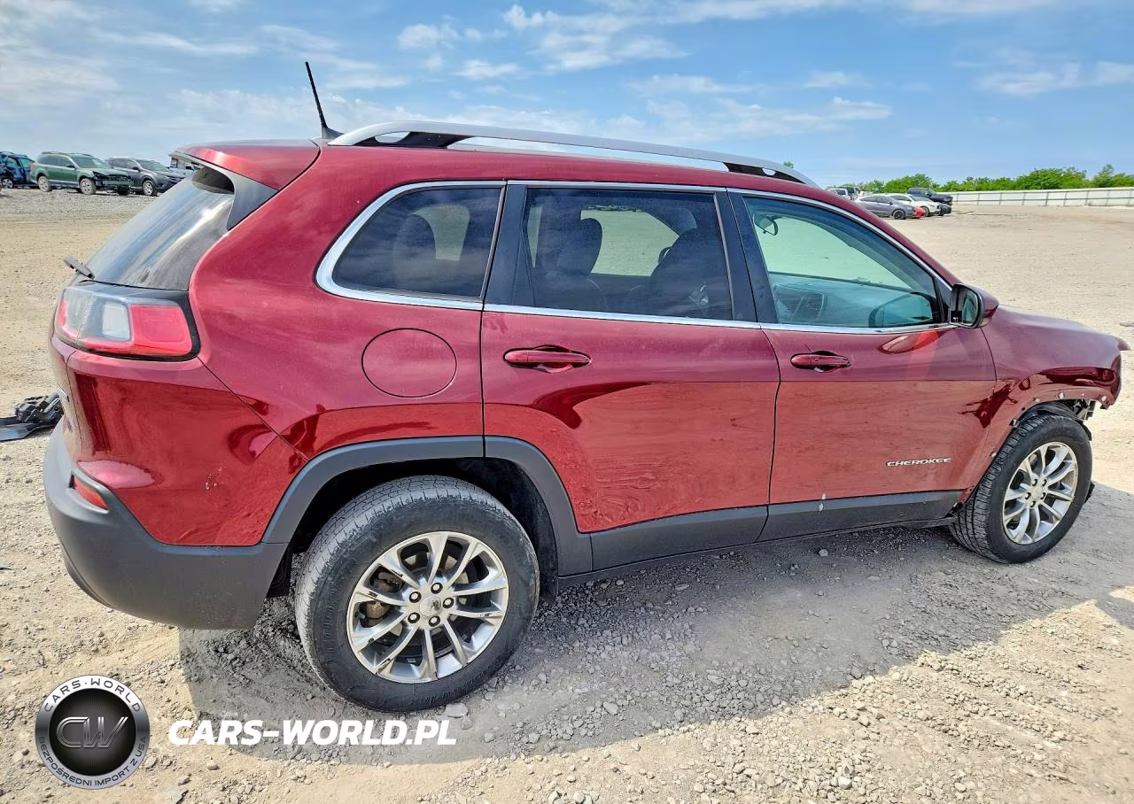 2019 Jeep Cherokee Latitude Plus VIN:1C4PJLLB0KD185415 - 3