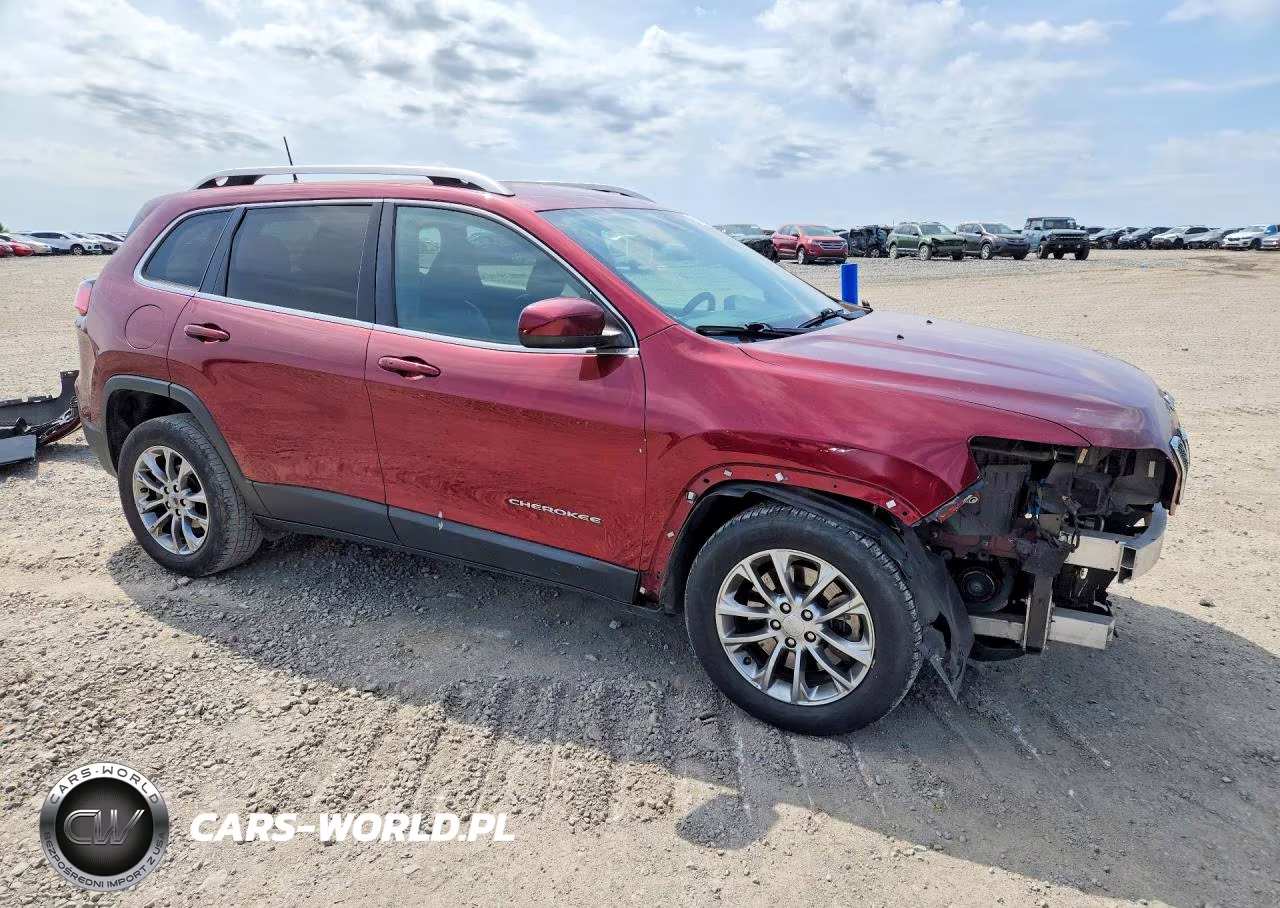2019 Jeep Cherokee Latitude Plus VIN:1C4PJLLB0KD185415 - 4