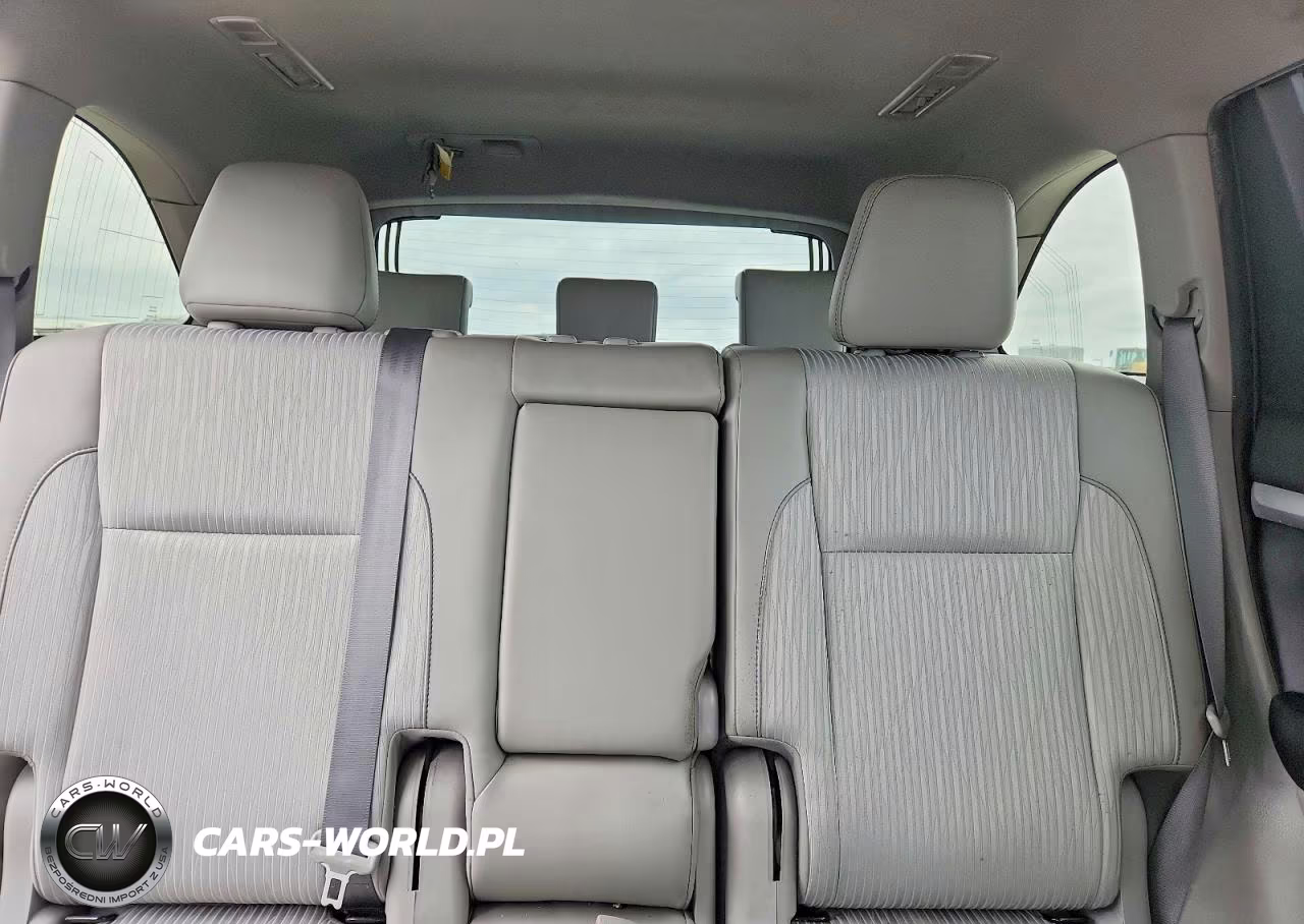 2019 Toyota Highlander Le Plus VIN:5TDZZRFH9KS314227 - 10