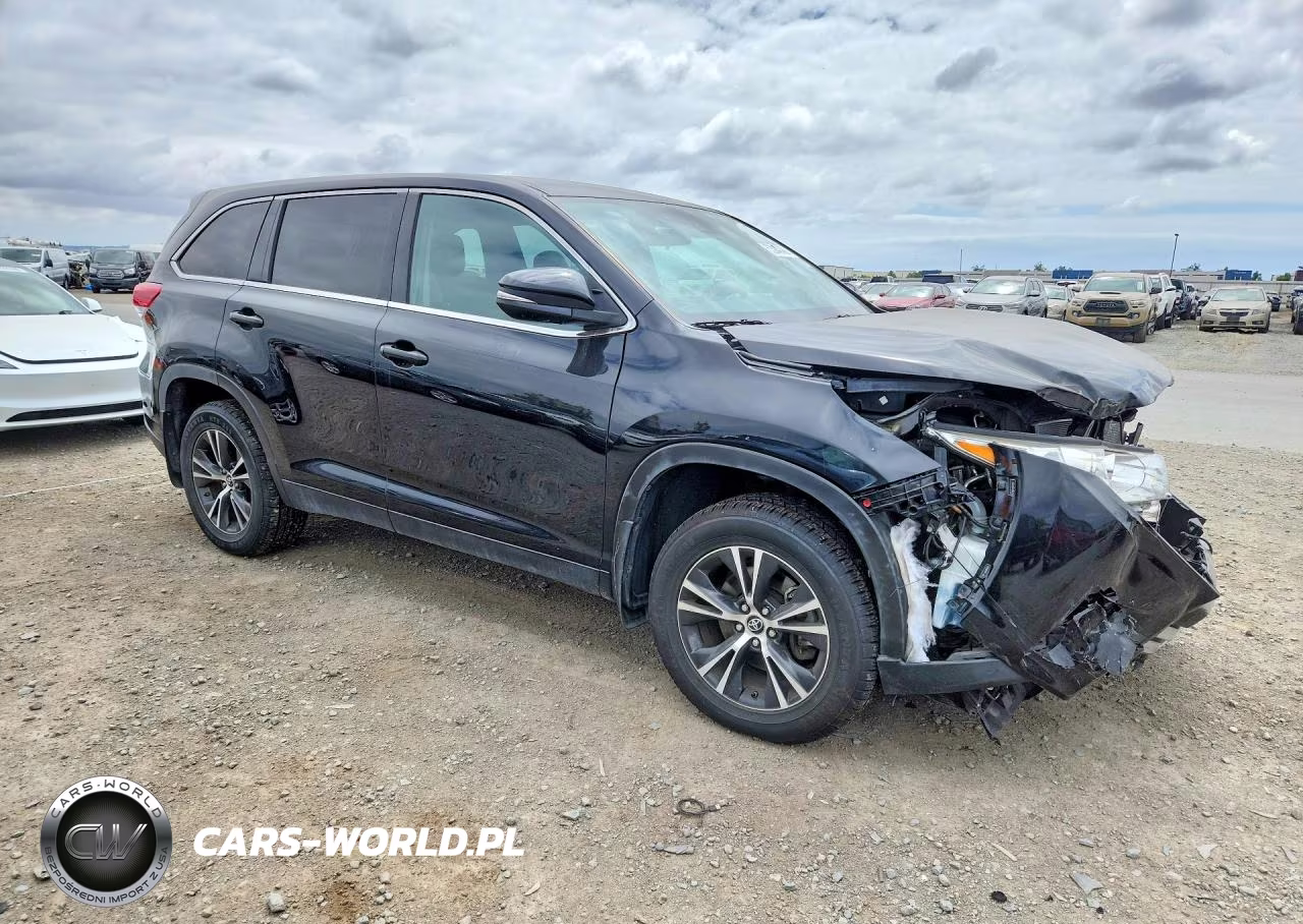 2019 Toyota Highlander Le Plus VIN:5TDZZRFH9KS314227 - 4