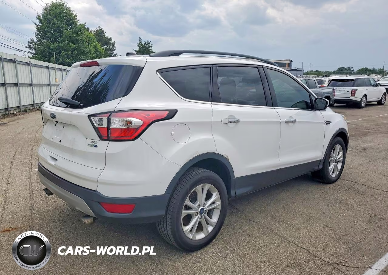2018 Ford Escape Se VIN:1FMCU9GD3JUA75067 - 3