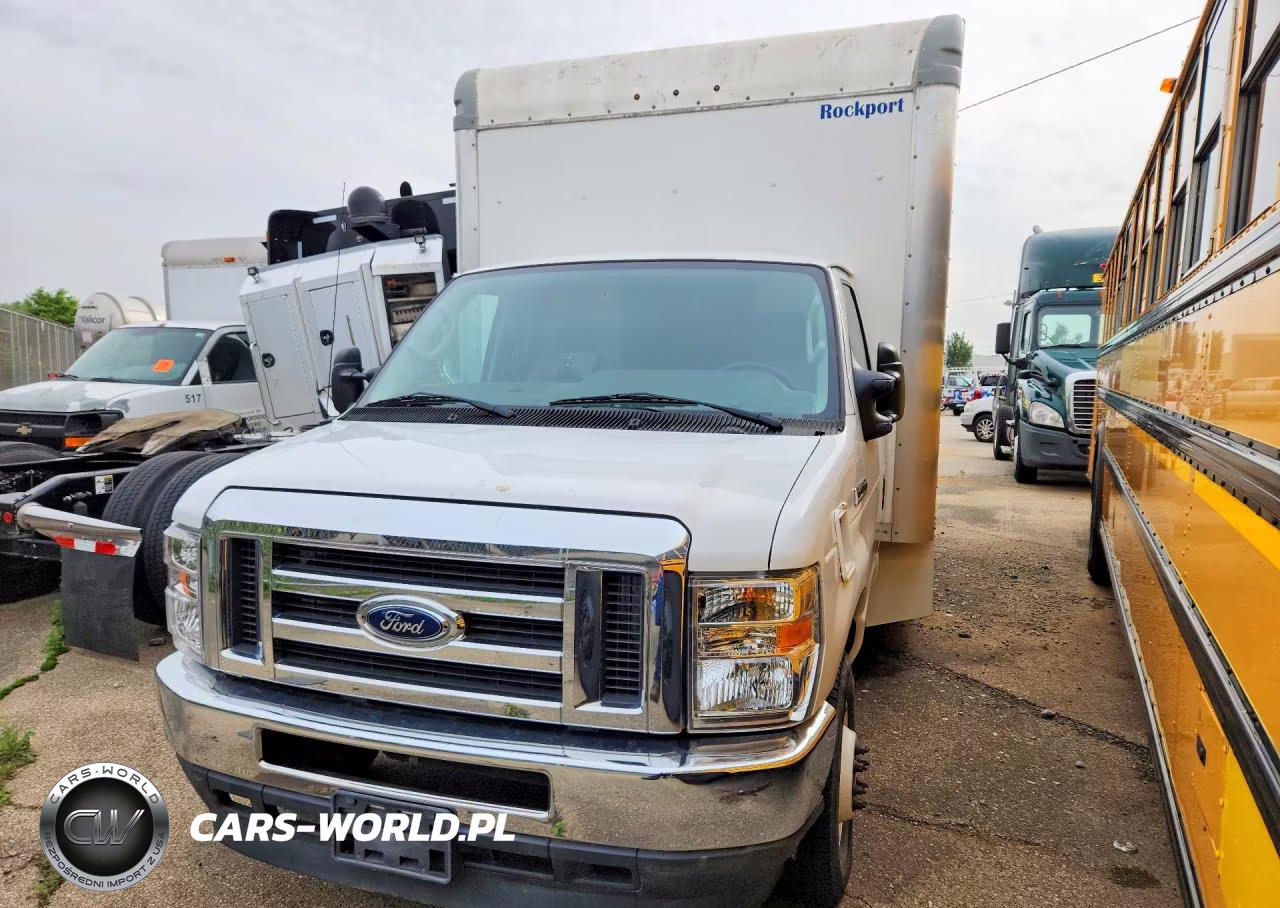 2021 Ford Econoline E450 Super Duty Cutaway Van