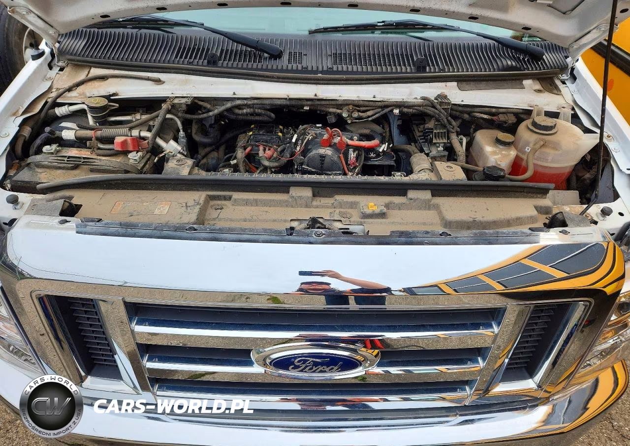 2021 Ford Econoline E450 Super Duty Cutaway Van VIN:1FDXE4FN4MDC28894 - 11