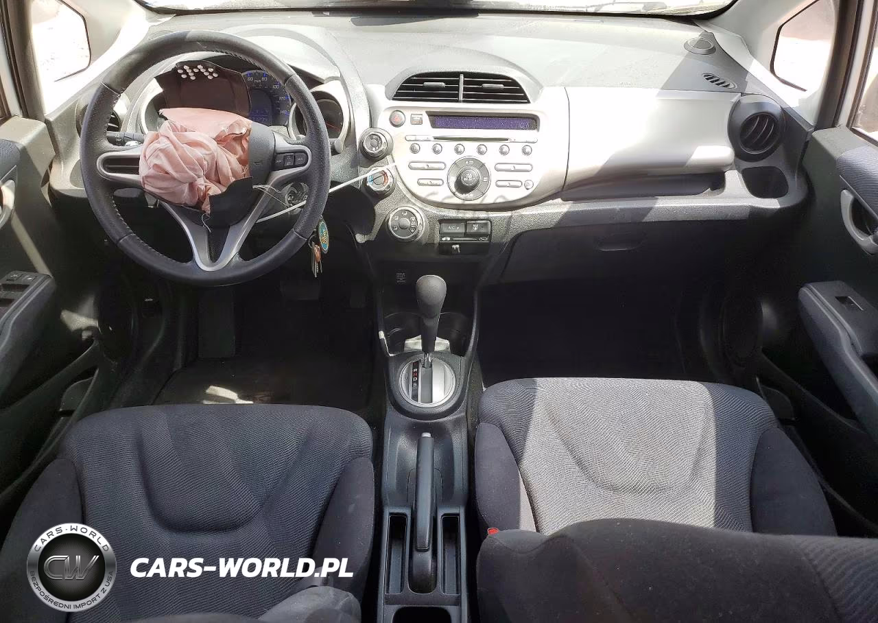2011 Honda Fit Sport VIN:JHMGE8H5XBS000592 - 8