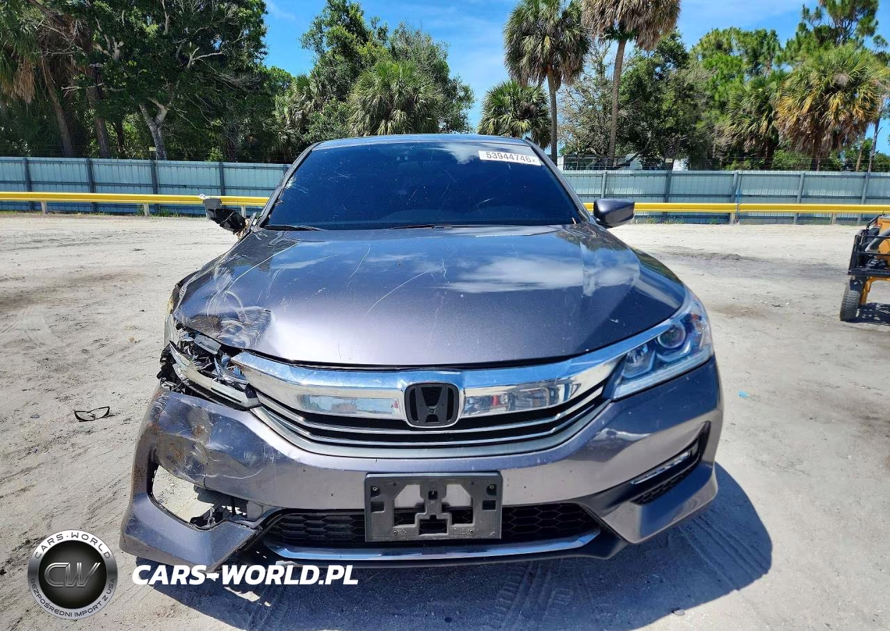 2017 Honda Accord Sport Special Edition VIN:1HGCR2F12HA045107 - 5