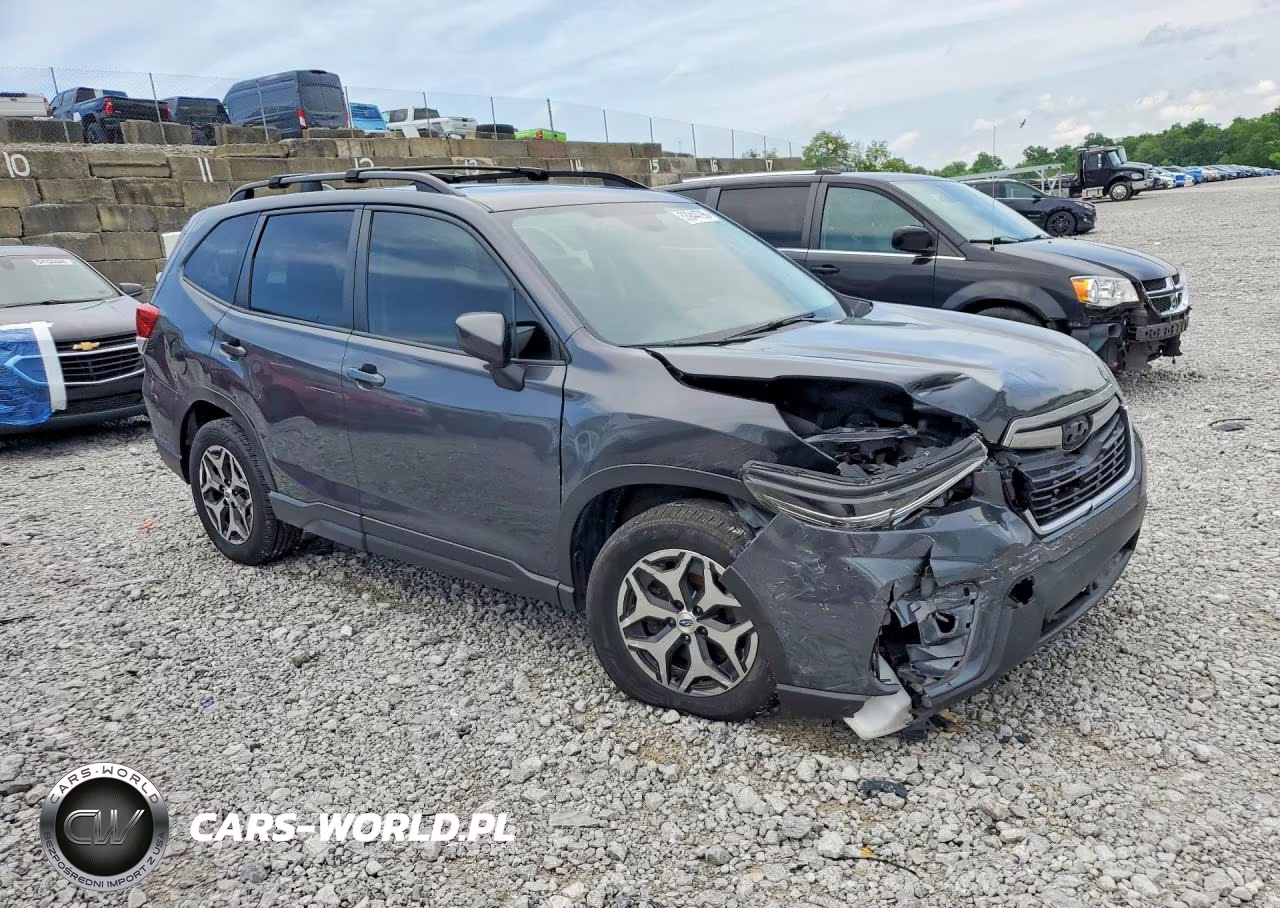 2020 Subaru Forester Premium VIN:JF2SKAJC6LH545354 - 4