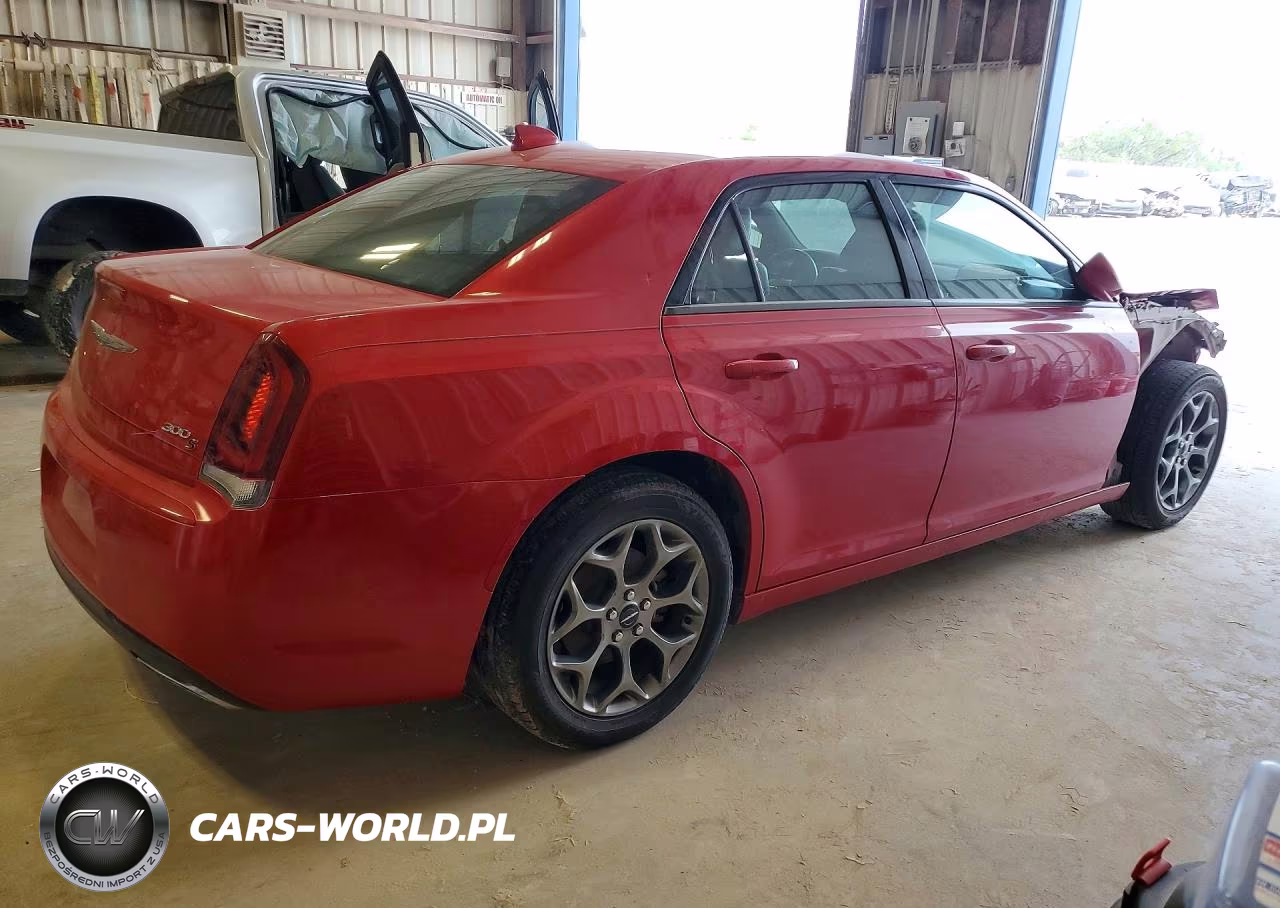 2016 Chrysler 300 S VIN:2C3CCAGG0GH152447 - 3