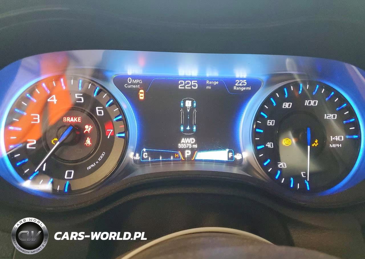 2016 Chrysler 300 S VIN:2C3CCAGG0GH152447 - 9
