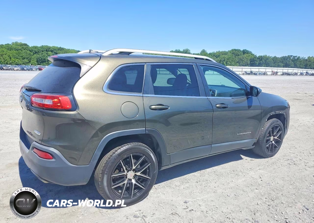 2015 Jeep Cherokee Latitude VIN:1C4PJMCS3FW514477 - 3