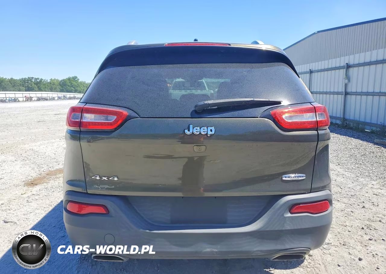 2015 Jeep Cherokee Latitude VIN:1C4PJMCS3FW514477 - 6