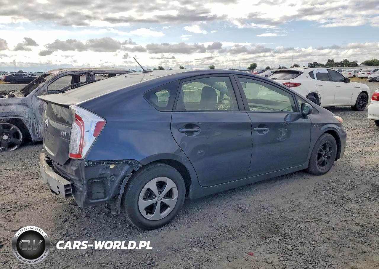 2014 Toyota Prius Three VIN:JTDKN3DU4E1780160 - 3
