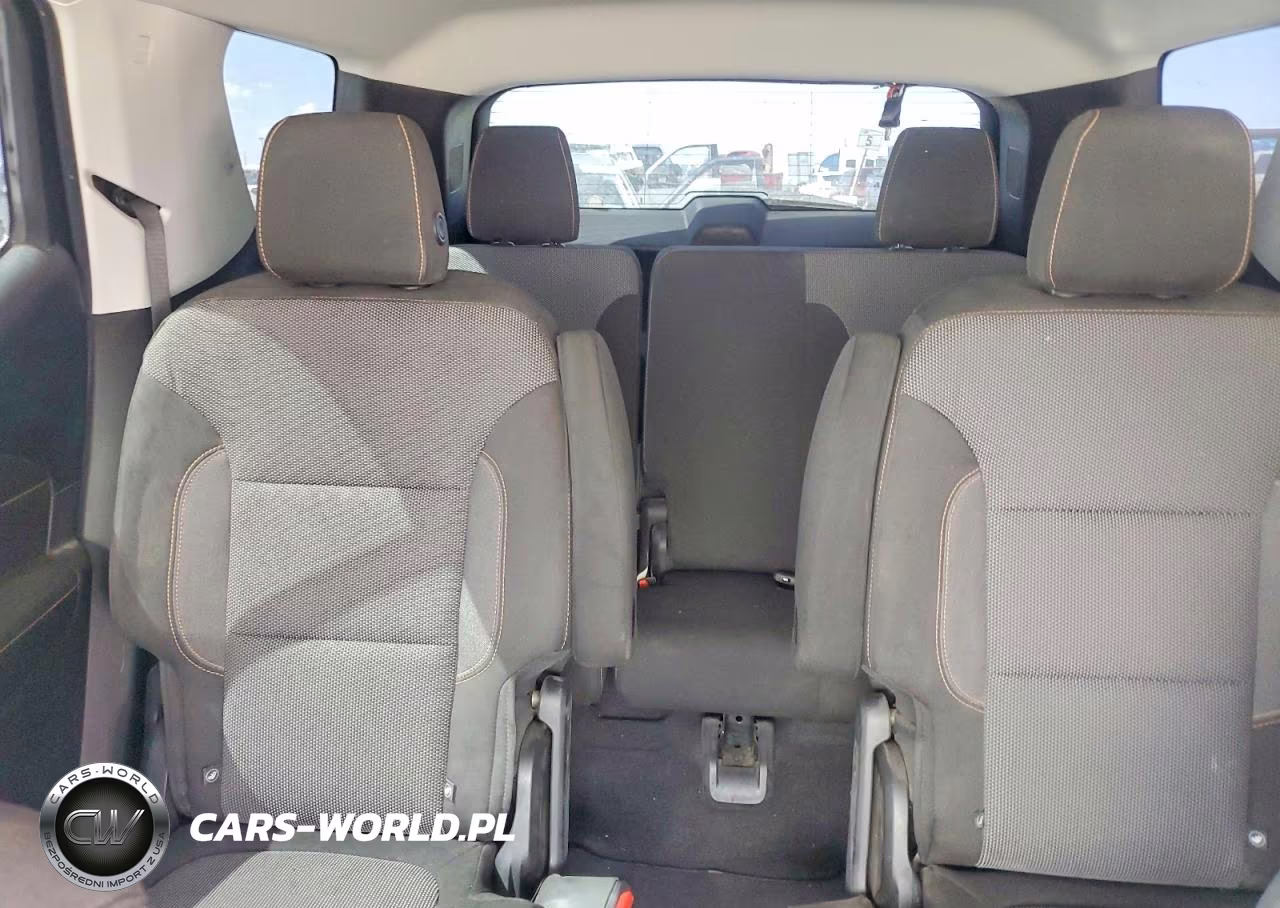 2018 Chevrolet Traverse Lt VIN:1GNERGKW9JJ215482 - 10