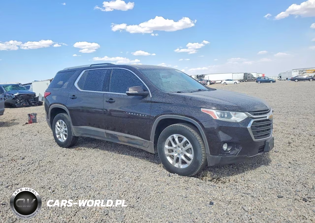 2018 Chevrolet Traverse Lt VIN:1GNERGKW9JJ215482 - 4