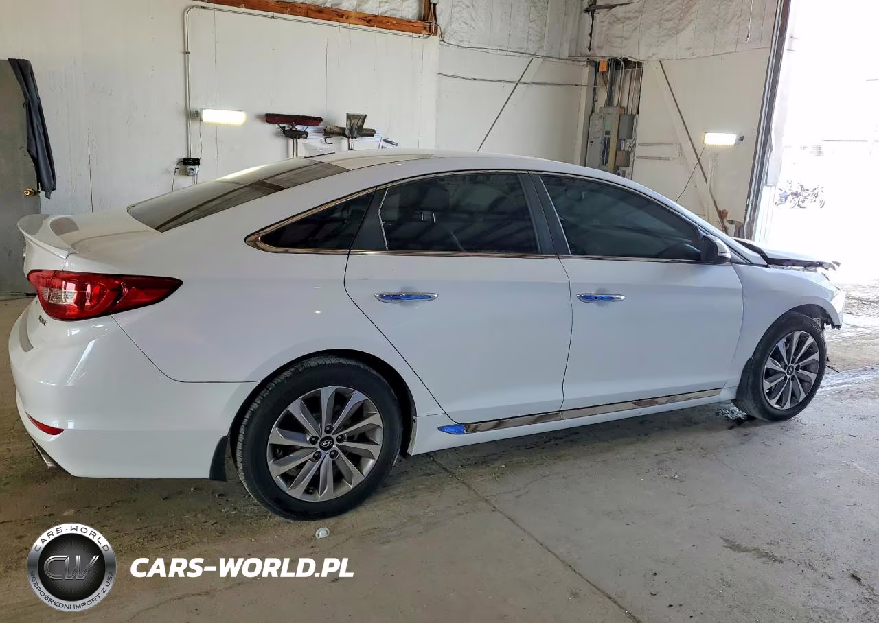 2016 Hyundai Sonata Sport VIN:5NPE34AF1GH261920 - 3