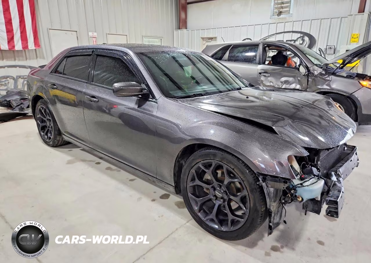 2019 Chrysler 300 S VIN:2C3CCABG2KH515430 - 4