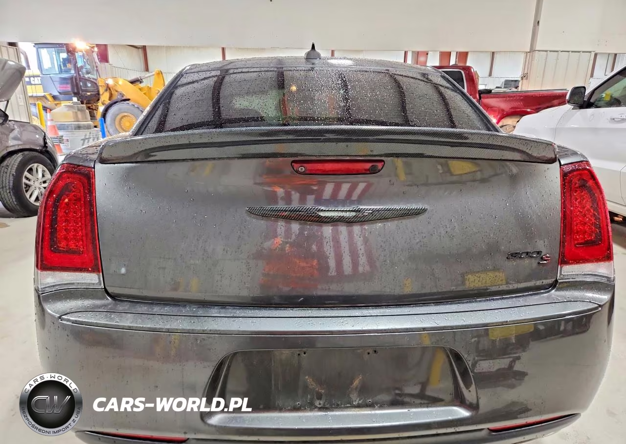 2019 Chrysler 300 S VIN:2C3CCABG2KH515430 - 6