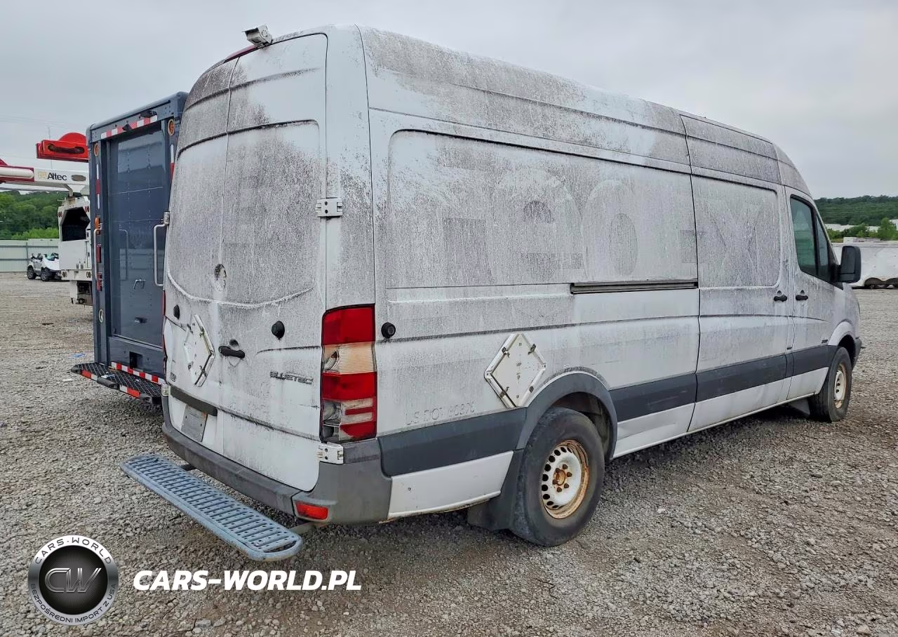 2012 Mercedes Benz Sprinter 2500 Delivery Van VIN:WD3PE8CB6C5693007 - 3