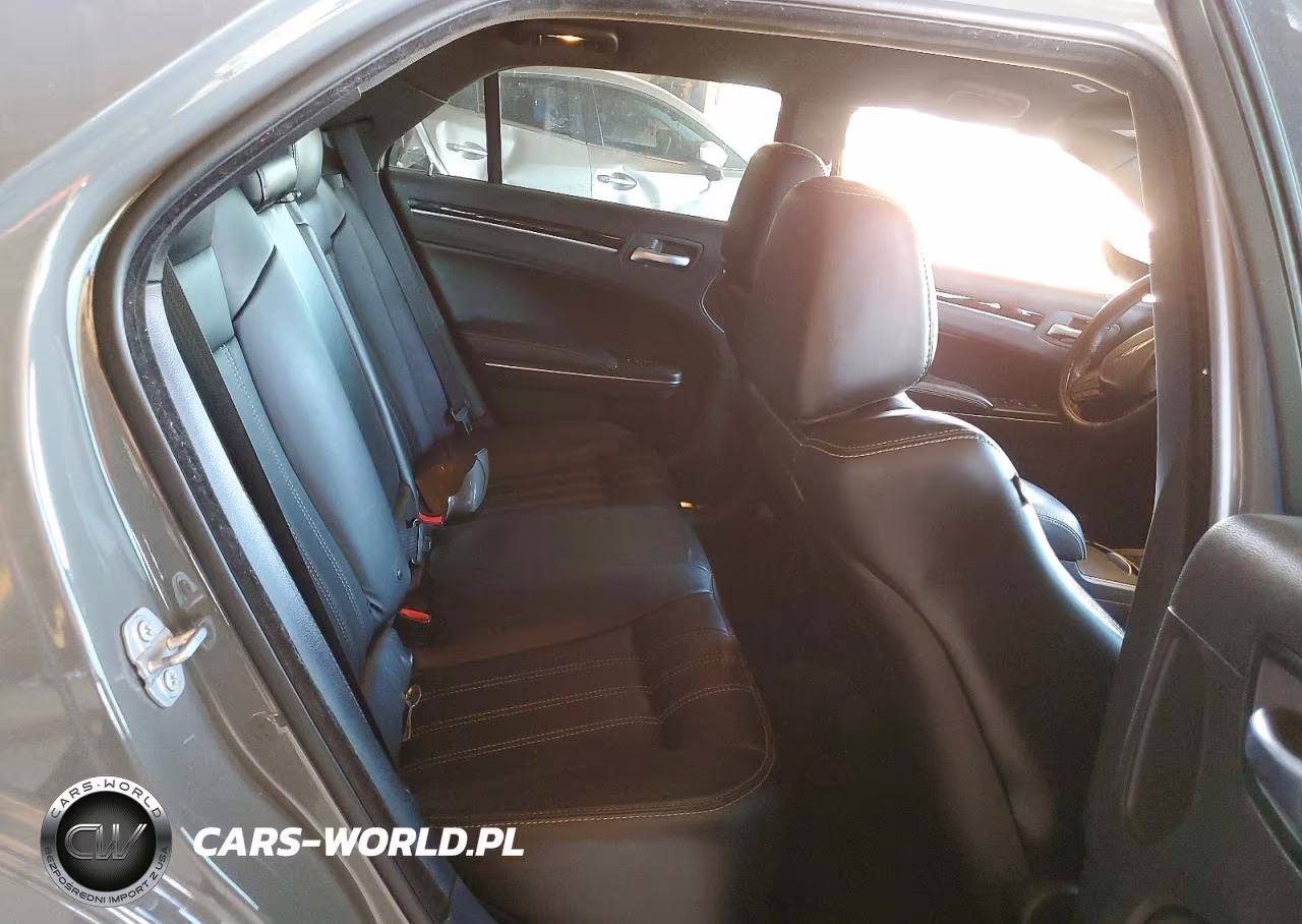 2017 Chrysler 300 S VIN:2C3CCAGG3HH538989 - 10