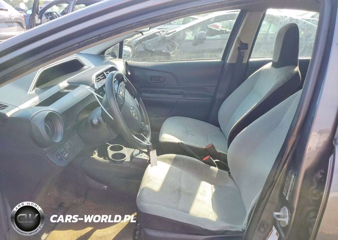 2018 Toyota Prius C VIN:JTDKDTB39J1608701 - 7