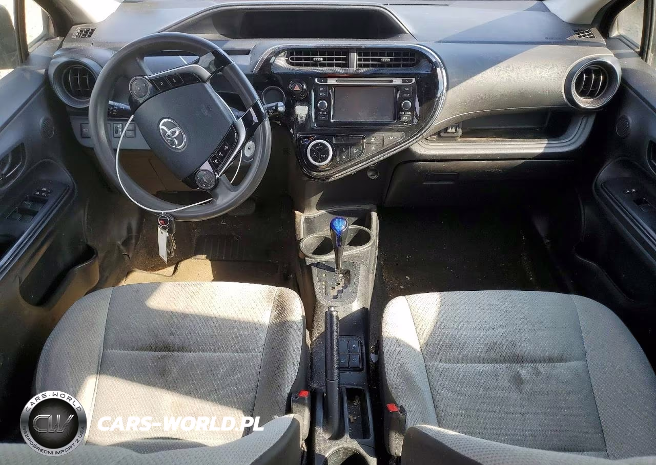 2018 Toyota Prius C VIN:JTDKDTB39J1608701 - 8