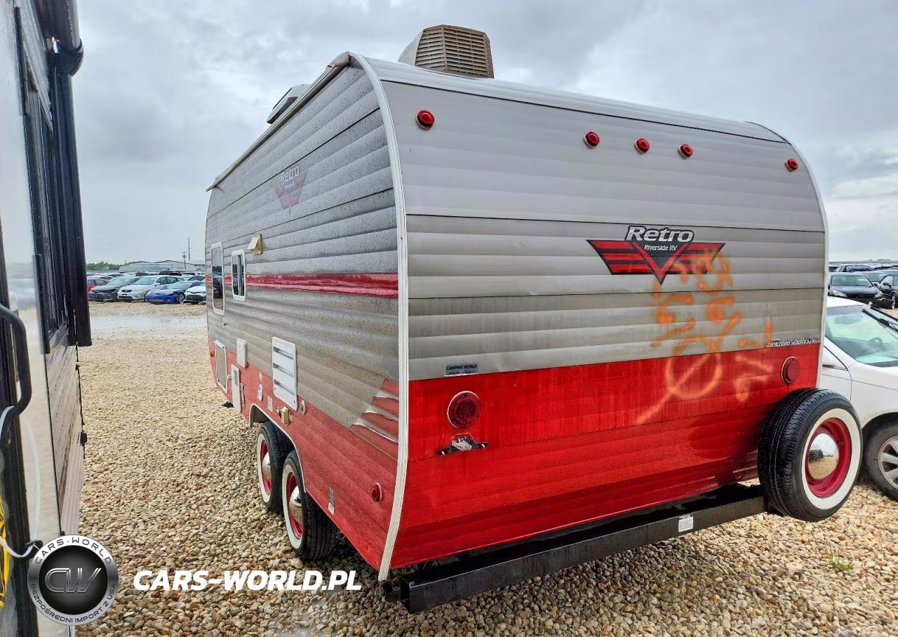 2018 Riverside Retro Camper VIN:59CCC3328JL005514 - 3