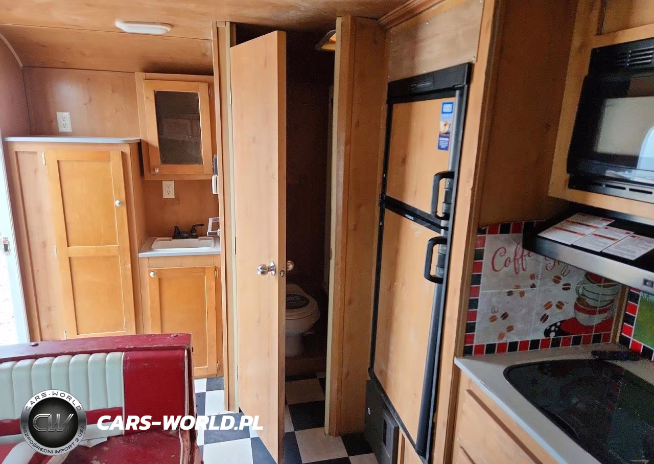 2018 Riverside Retro Camper VIN:59CCC3328JL005514 - 6