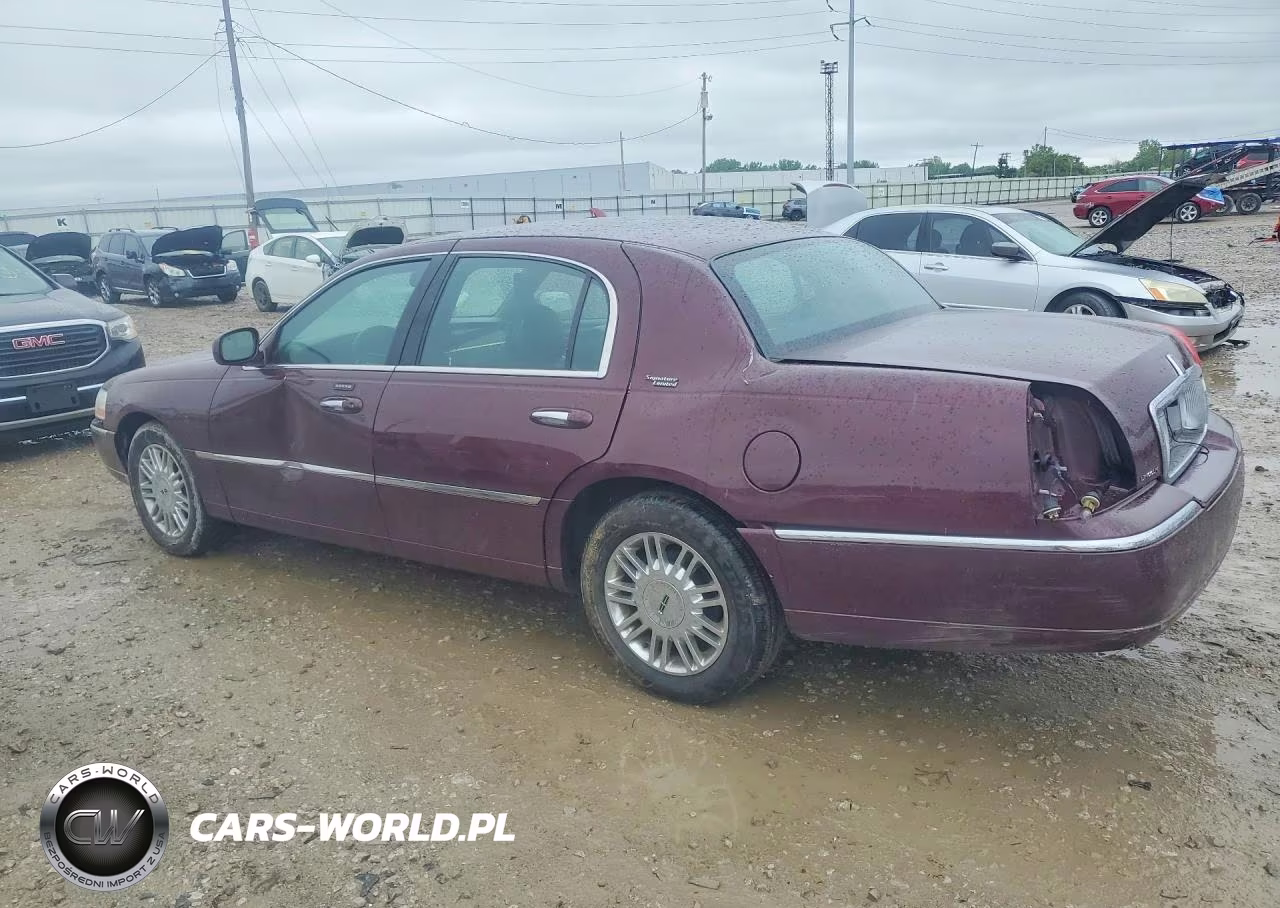 2008 Lincoln Town Car Signature Limited VIN:2LNHM82W98X645391 - 2