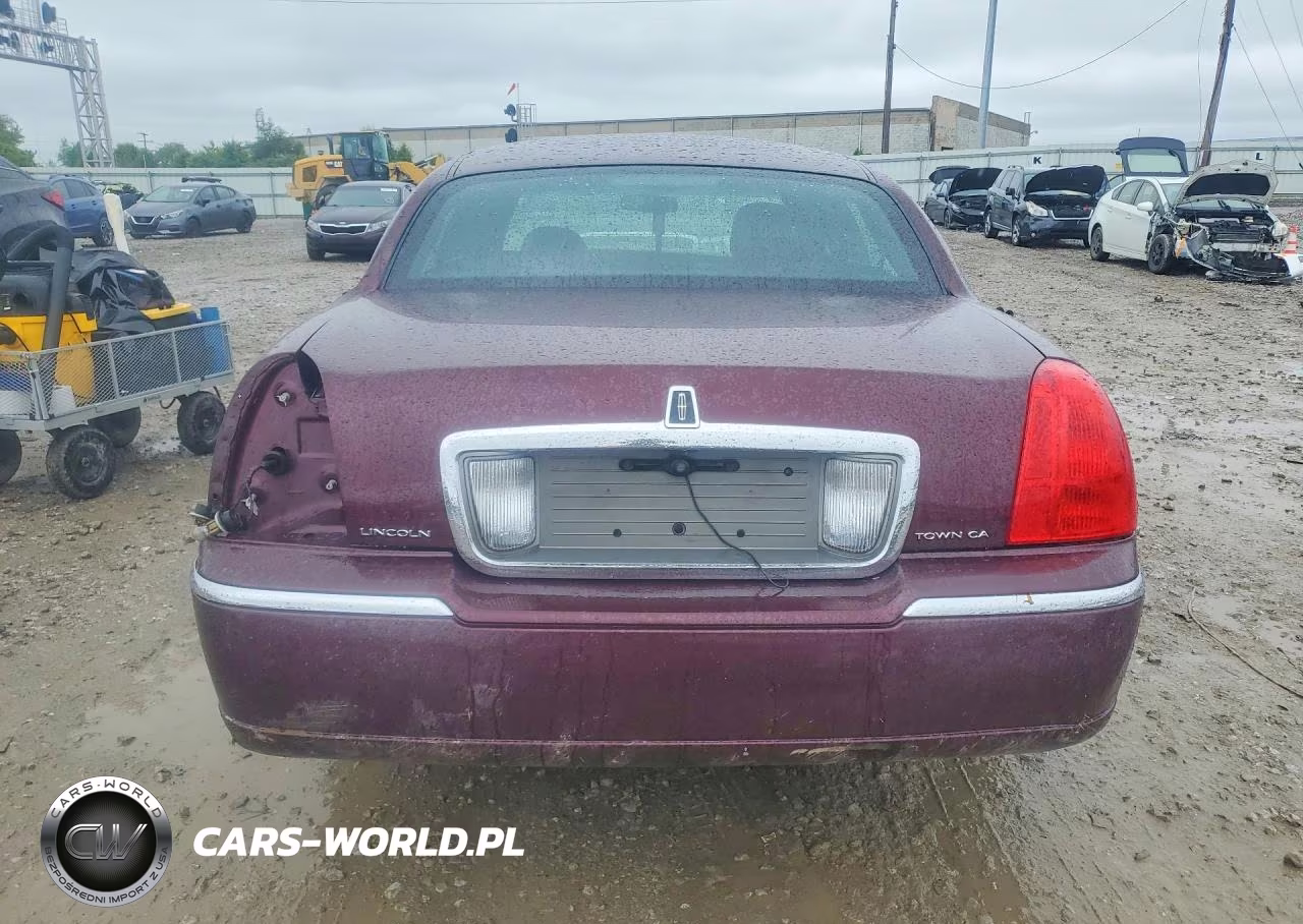 2008 Lincoln Town Car Signature Limited VIN:2LNHM82W98X645391 - 6