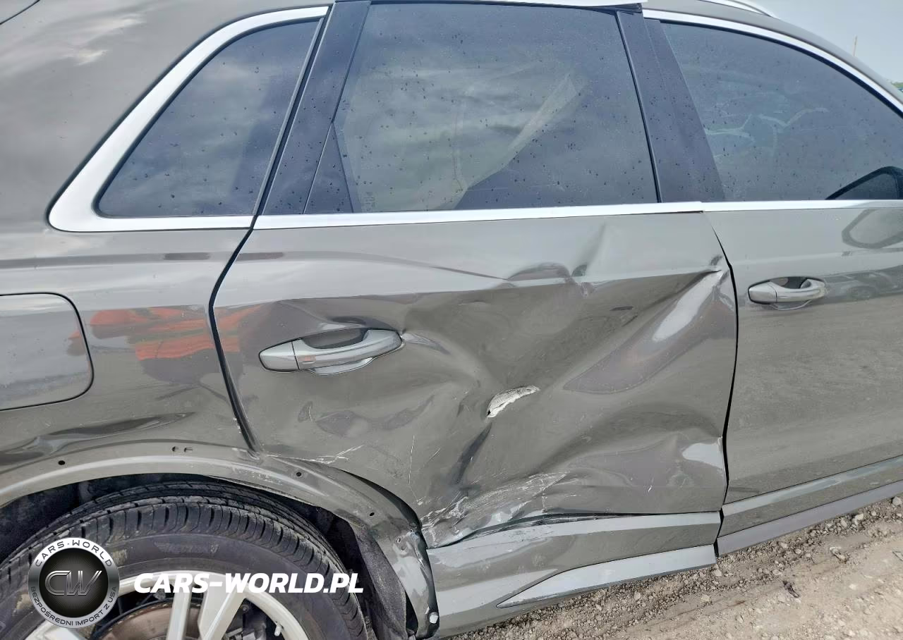 2020 Audi Q3 Premium S Line VIN:WA1DECF32L1058349 - 11