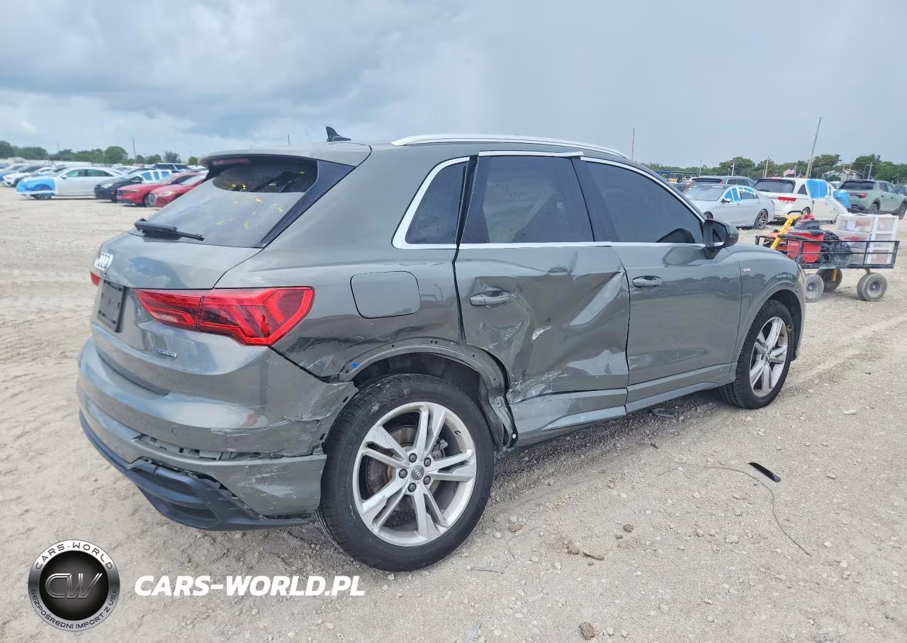 2020 Audi Q3 Premium S Line VIN:WA1DECF32L1058349 - 3