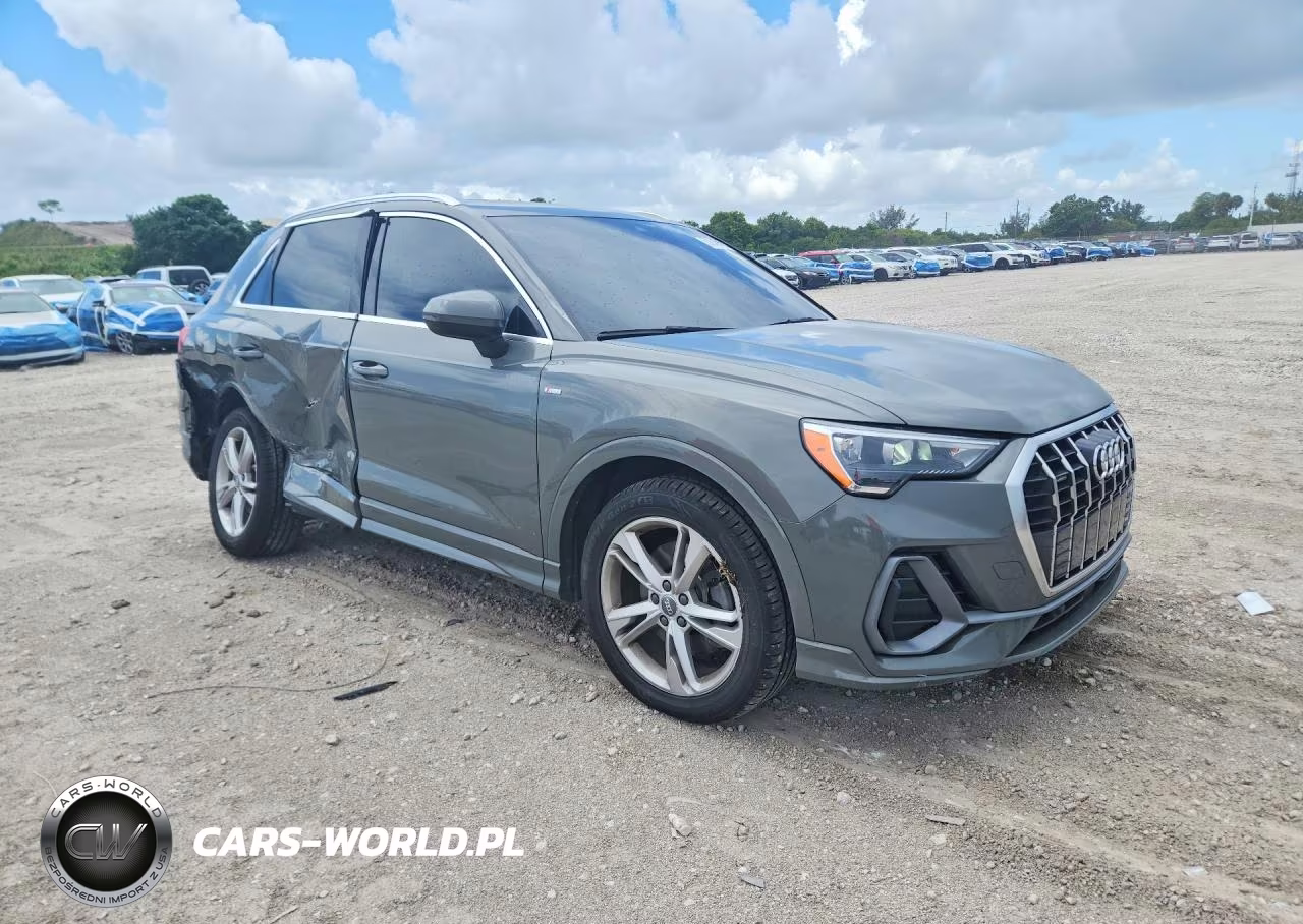 2020 Audi Q3 Premium S Line VIN:WA1DECF32L1058349 - 4